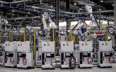 機器人助力汽車制造商應對電動汽車轉型挑戰